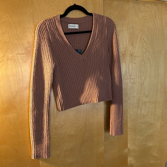 A&F DreamLush Slim V-Neck Sweater | Soft A&F Collection - Picture 3 of 9